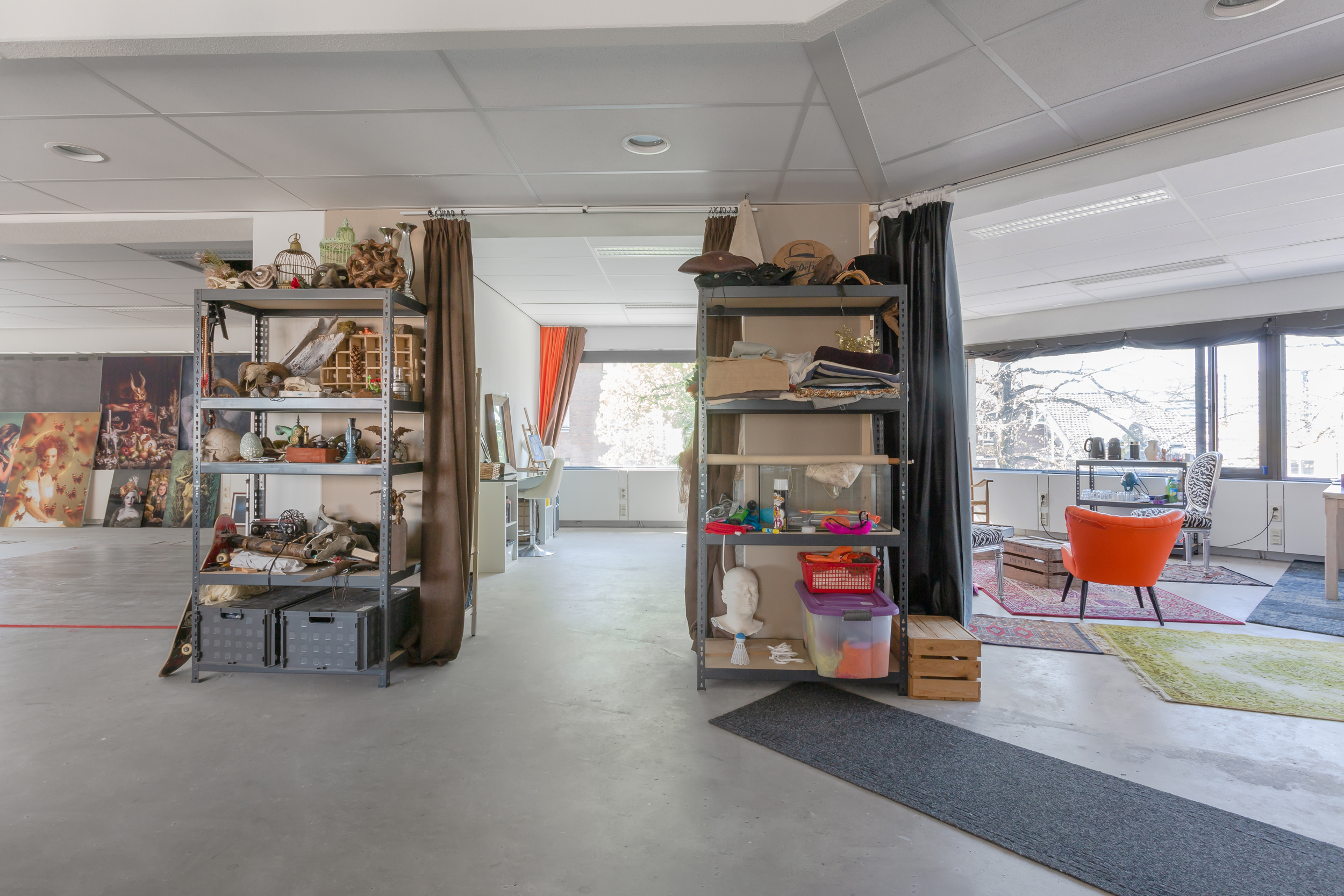 Creatieve ruimte met rekwisieten